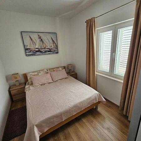 Apartments Grgic โตรกีร์ ภายนอก รูปภาพ