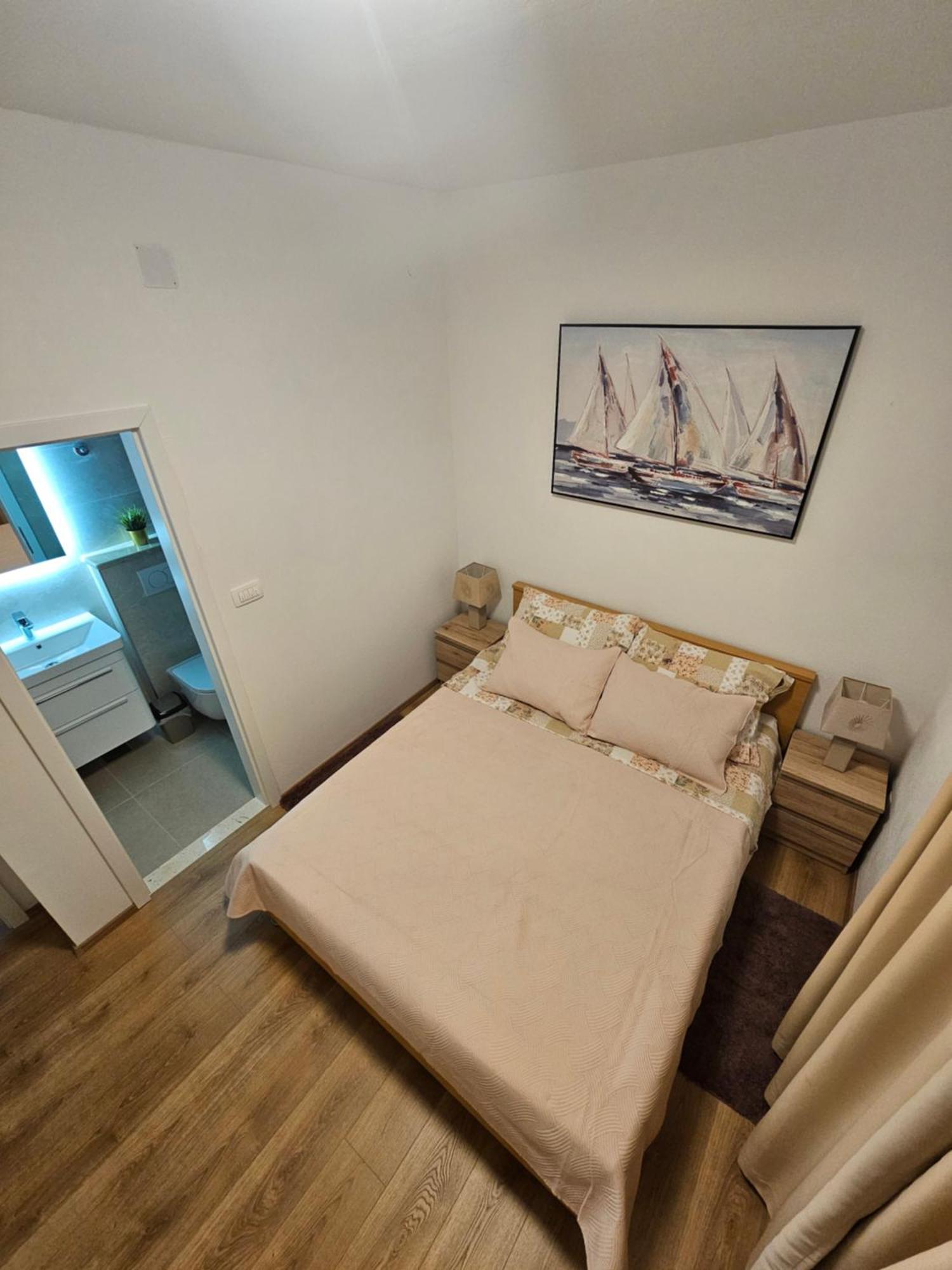 Apartments Grgic โตรกีร์ ภายนอก รูปภาพ