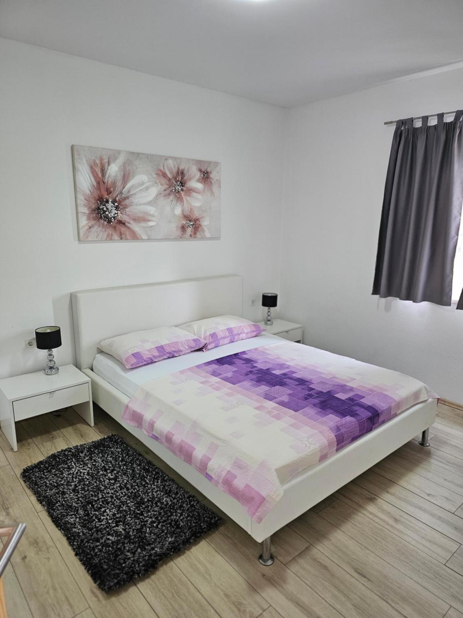 Apartments Grgic โตรกีร์ ภายนอก รูปภาพ