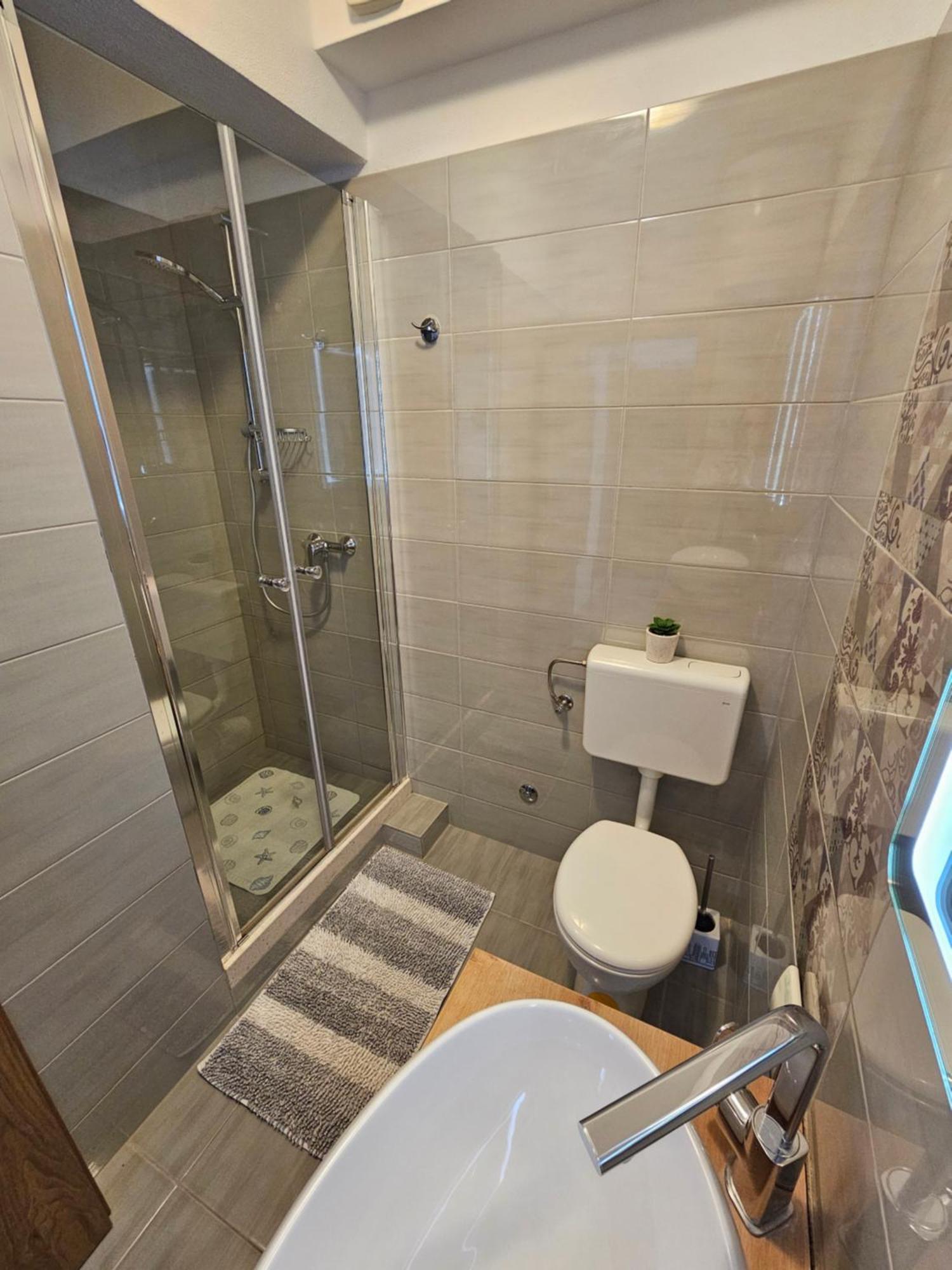Apartments Grgic โตรกีร์ ภายนอก รูปภาพ