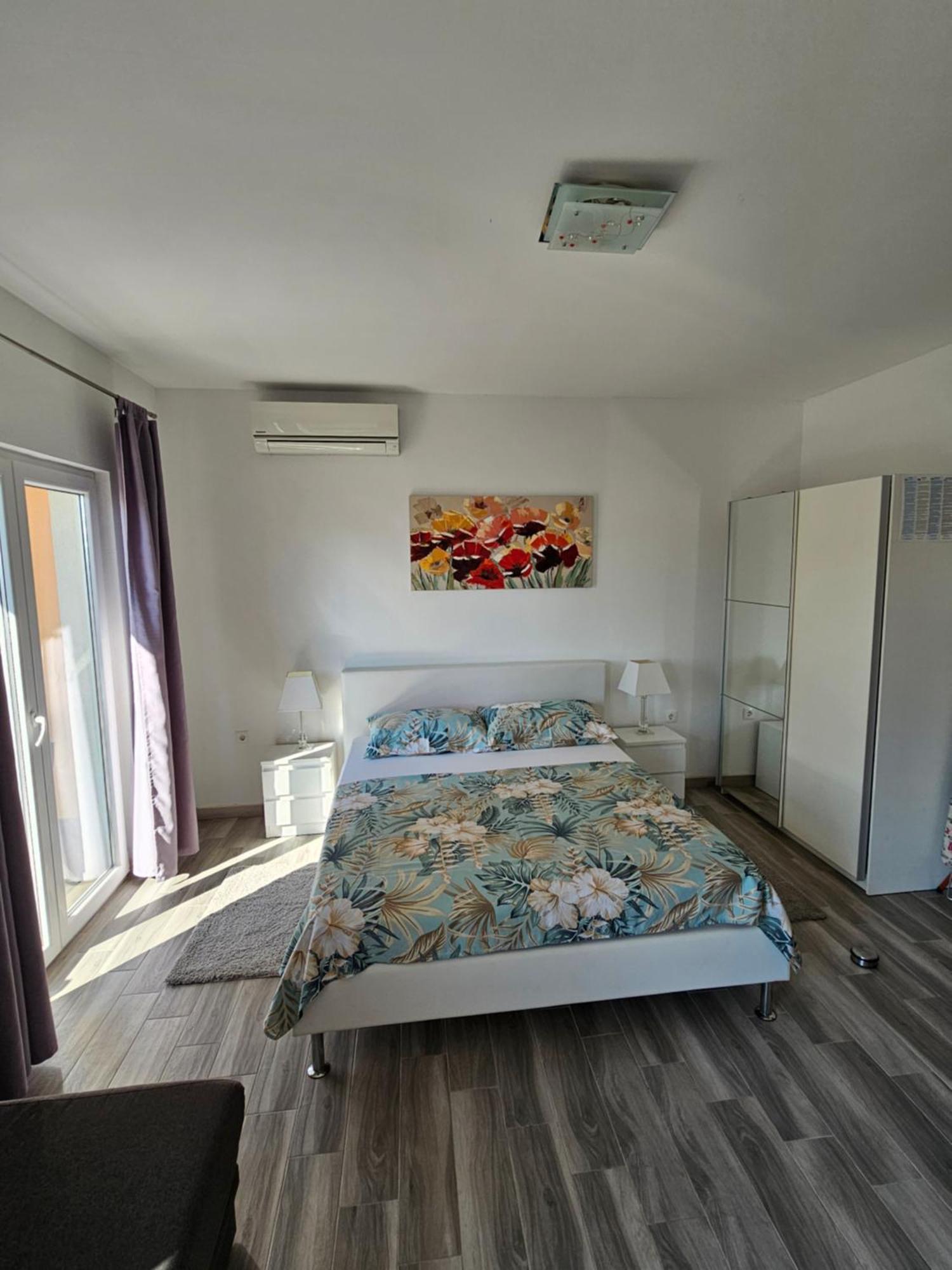 Apartments Grgic โตรกีร์ ภายนอก รูปภาพ