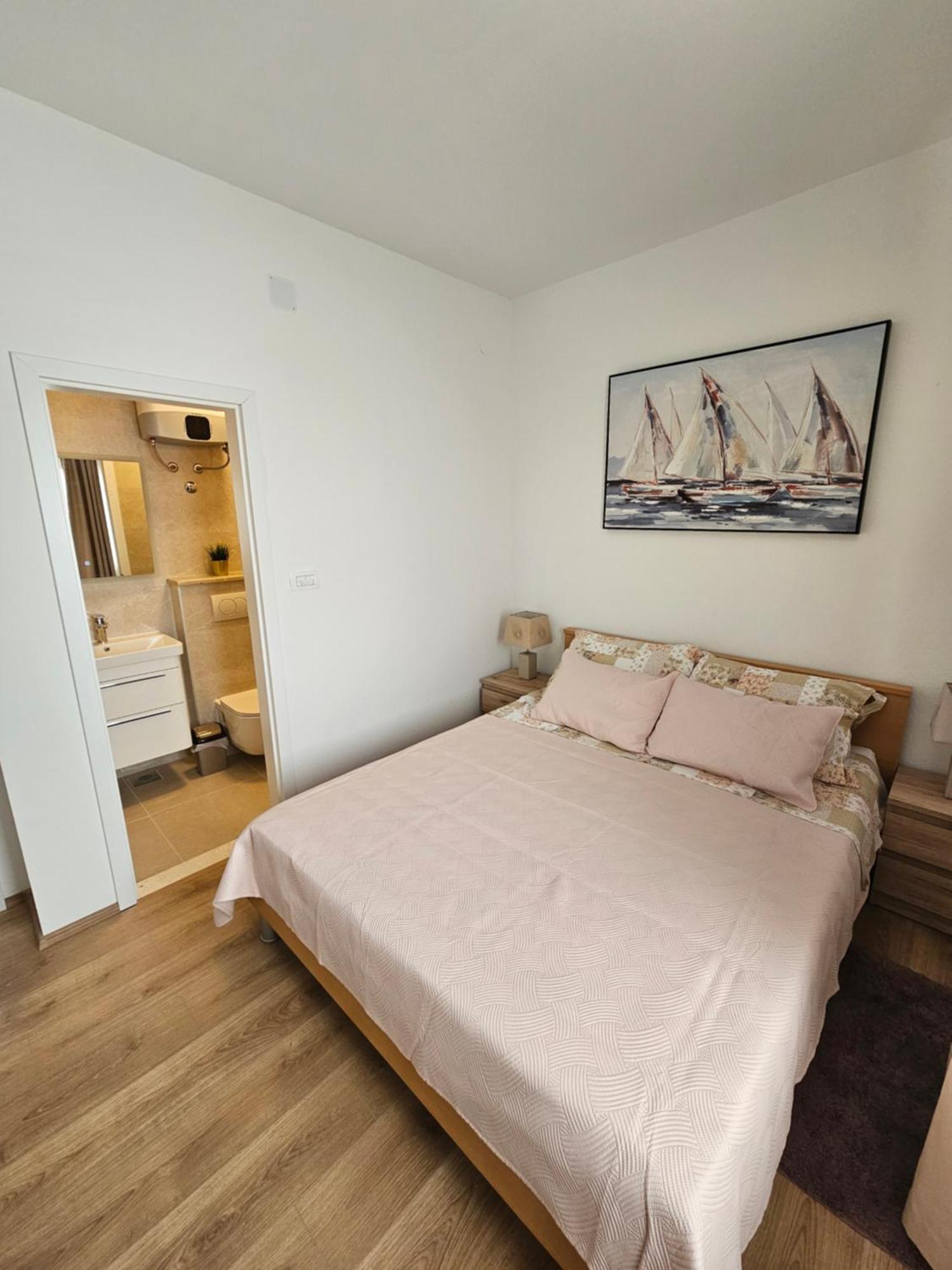 Apartments Grgic โตรกีร์ ภายนอก รูปภาพ
