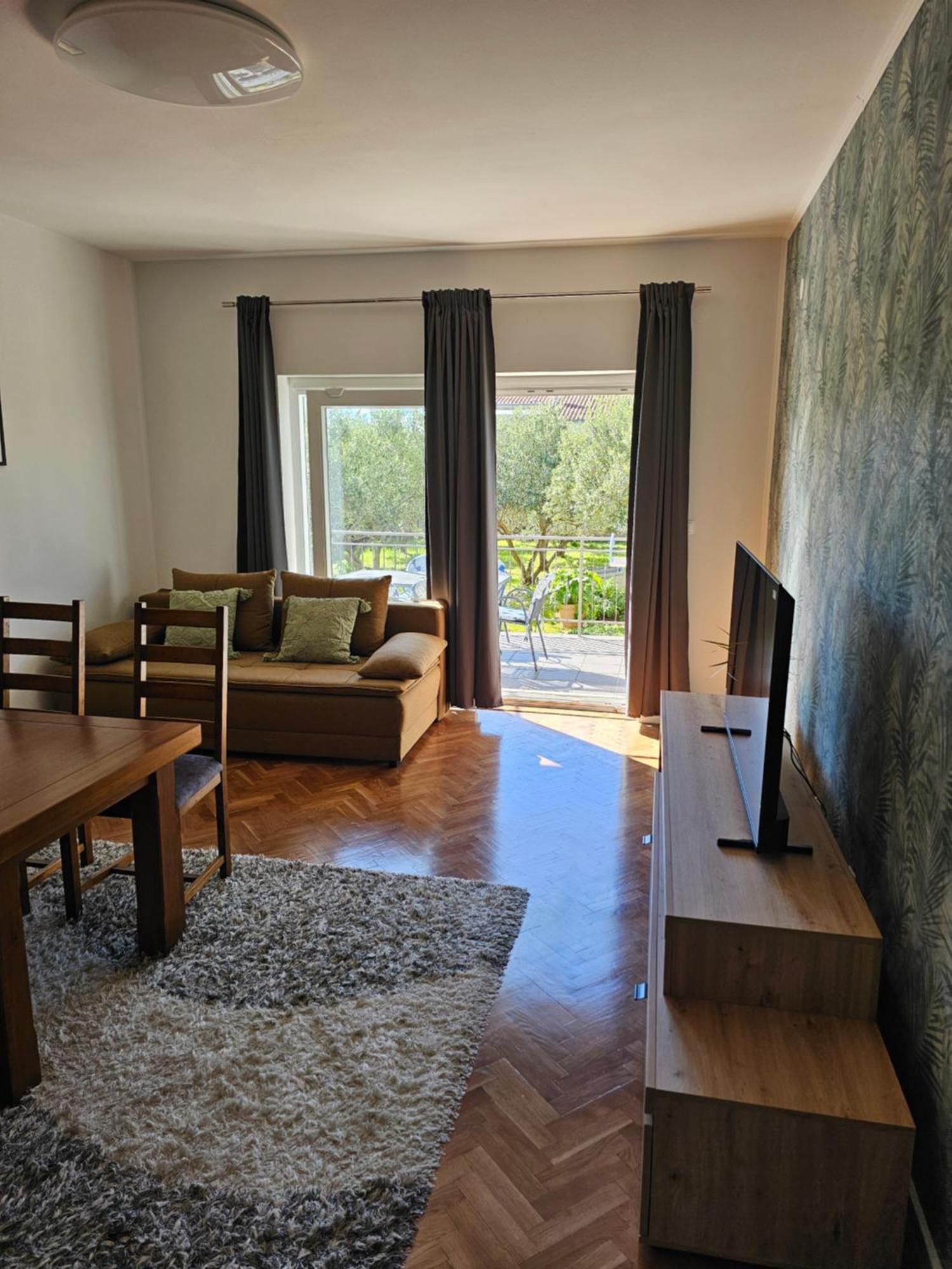 Apartments Grgic โตรกีร์ ภายนอก รูปภาพ