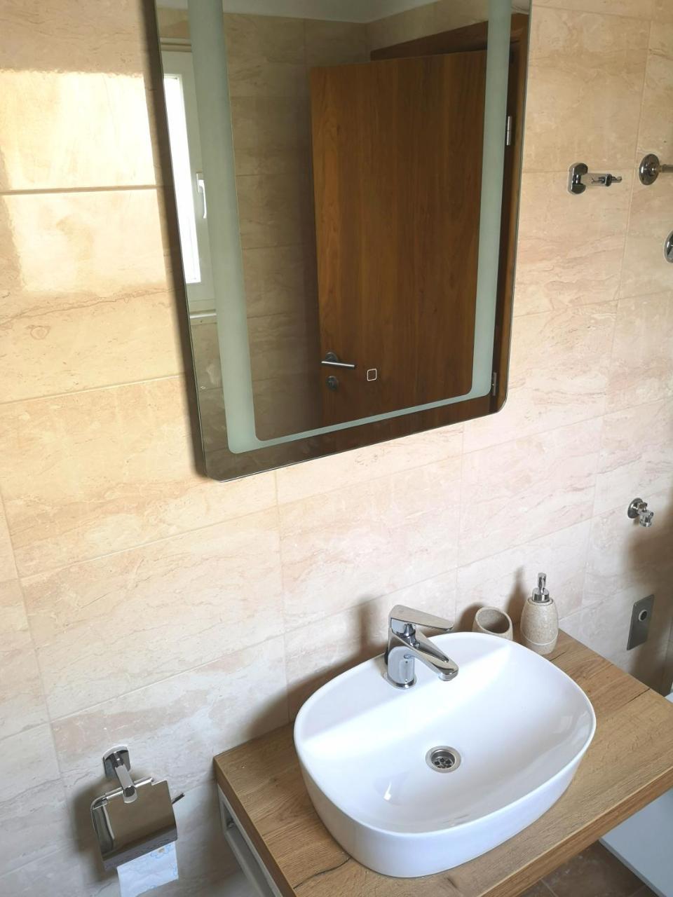 Apartments Grgic โตรกีร์ ภายนอก รูปภาพ