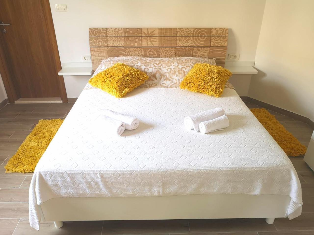 Apartments Grgic โตรกีร์ ภายนอก รูปภาพ